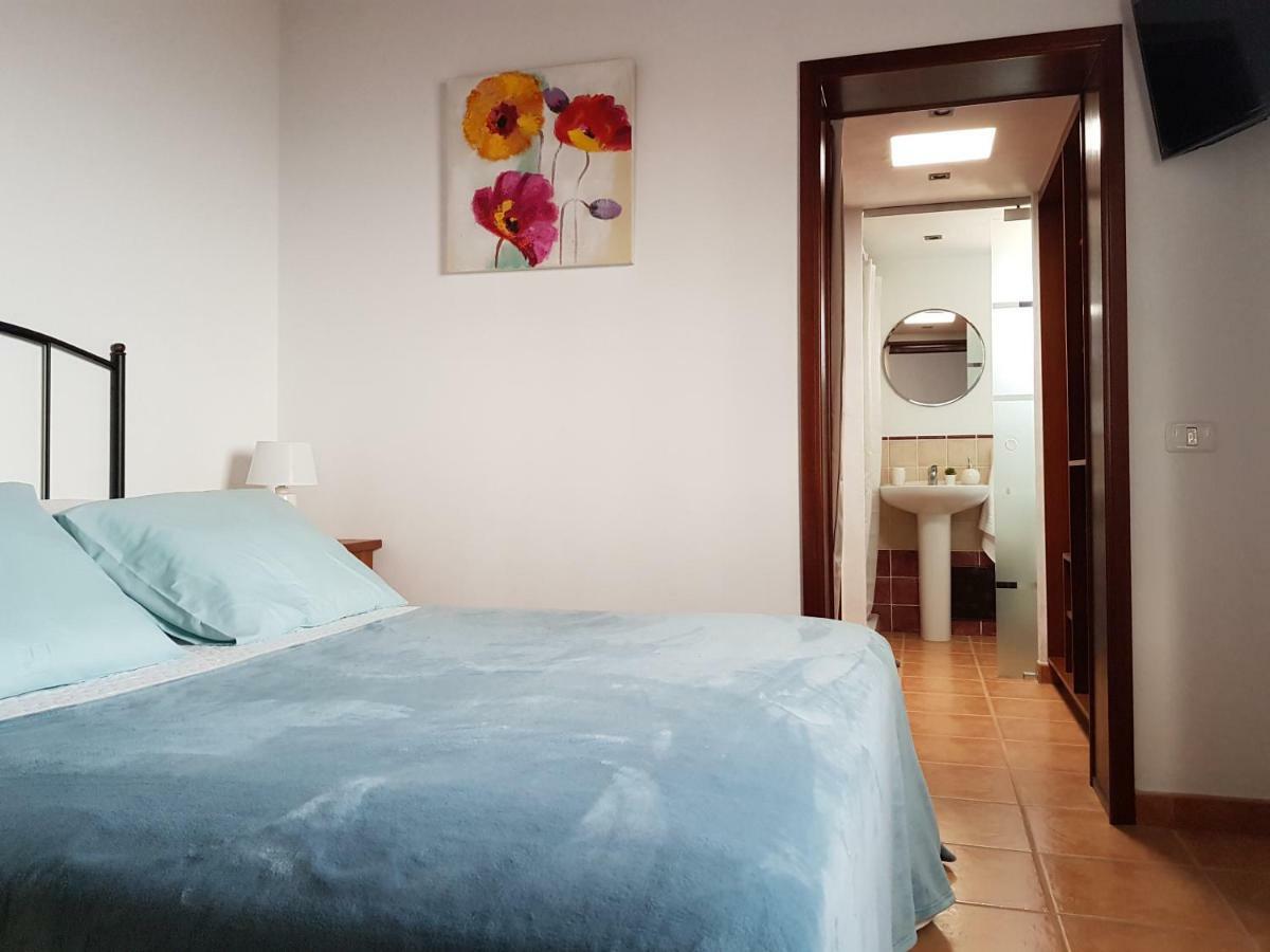 Apartamentos Nisdafe Frontera Bagian luar foto